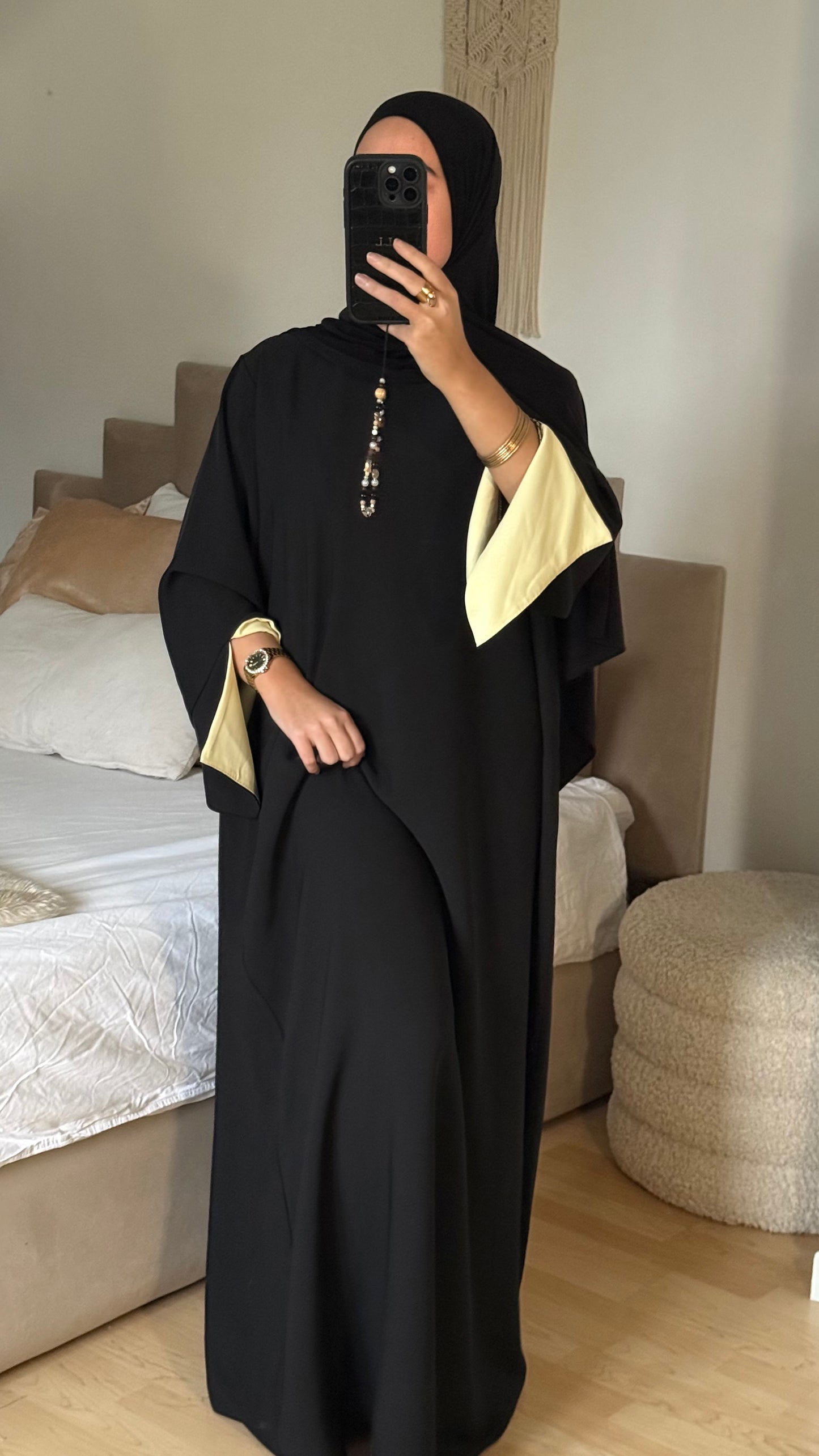 Abaya Dina