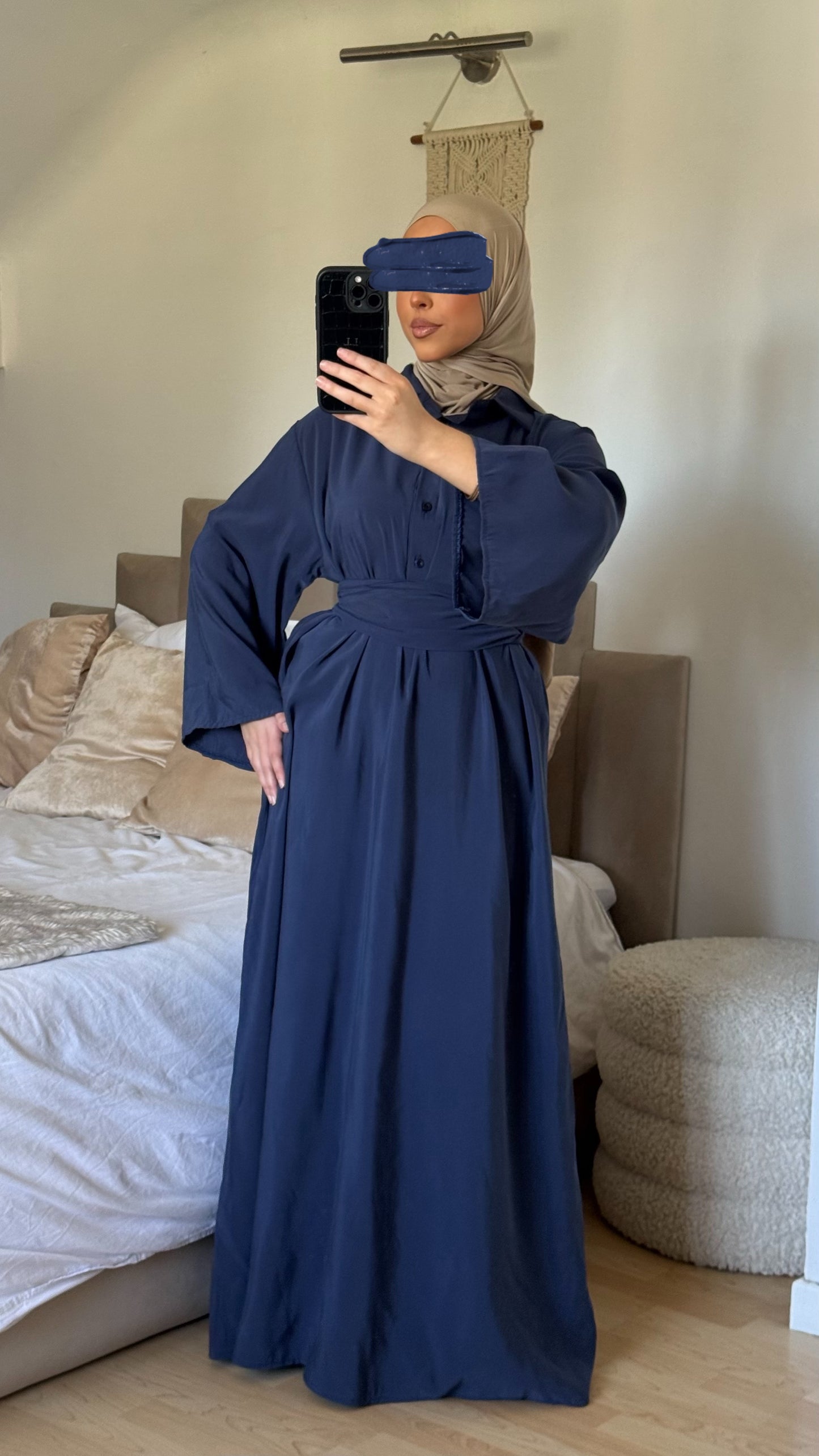 Robe Azra