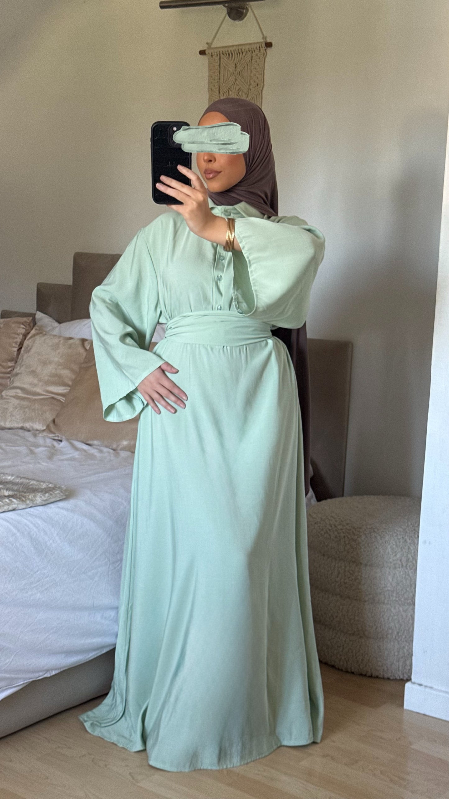 Robe Azra