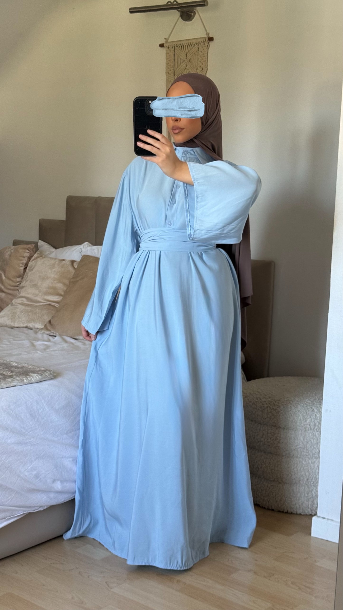 Robe Azra
