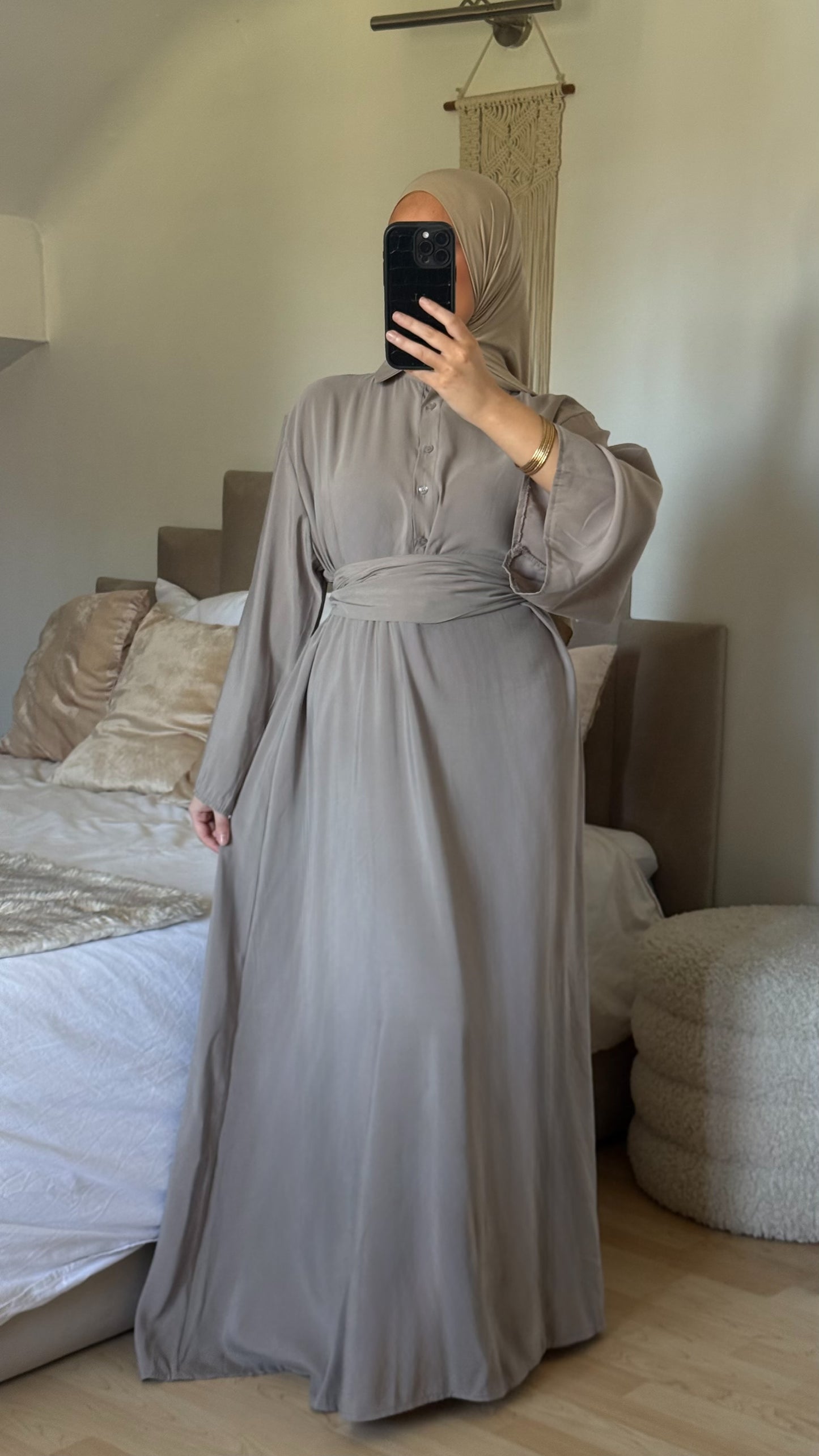 Robe Azra