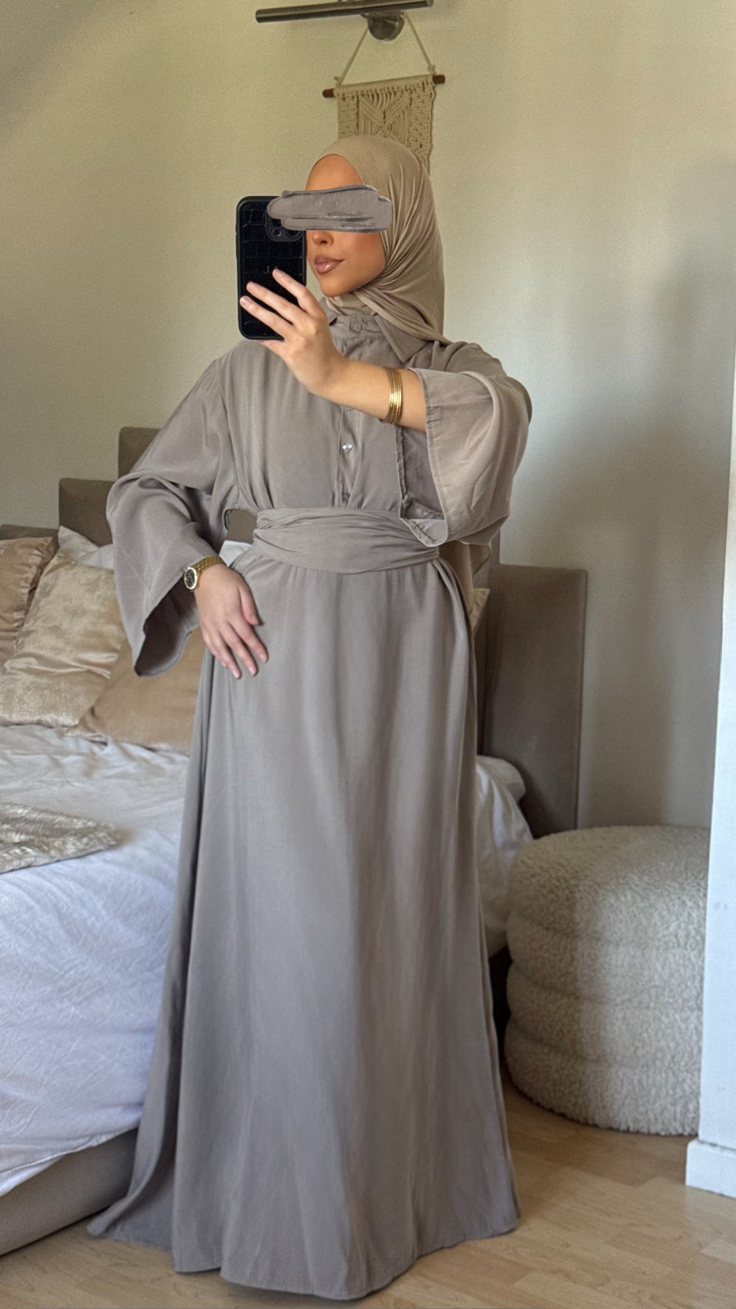 Robe Azra