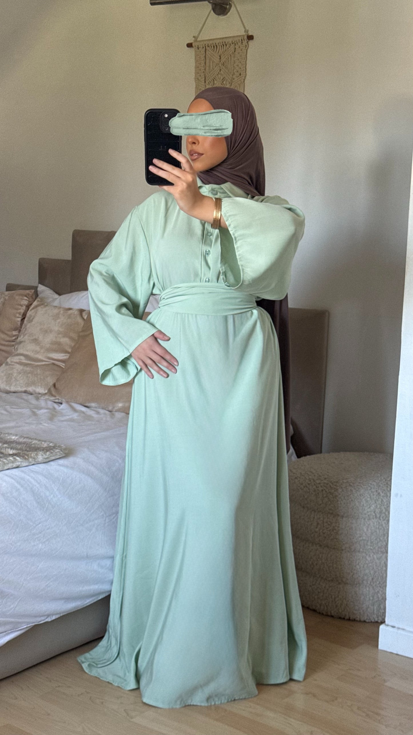 Robe Azra